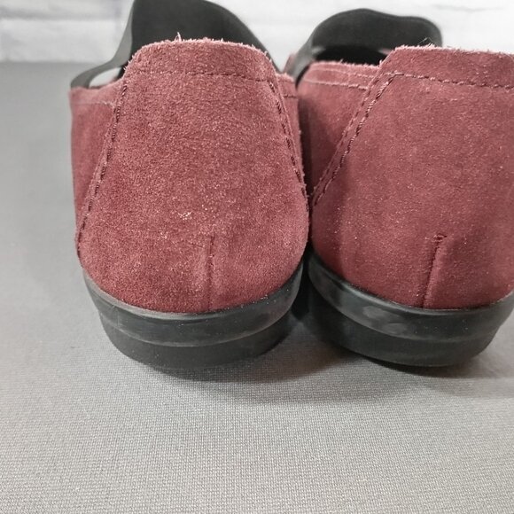 Clarks Wine Colored Suede Flats Elastic Strap 9W - Picture 5 of 9